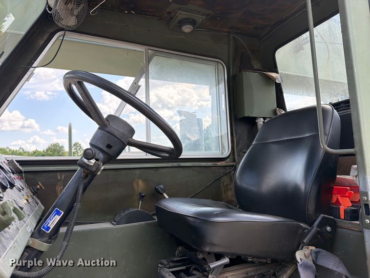 image for item EX2595 1989 Harnischfeger HSHMC-25 crane