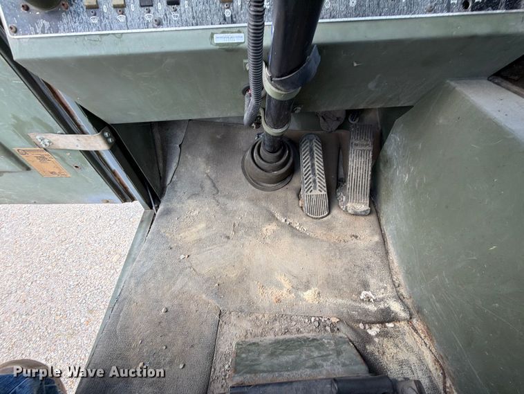 image for item EX2595 1989 Harnischfeger HSHMC-25 crane