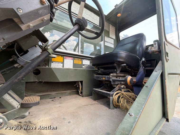 image for item EX2595 1989 Harnischfeger HSHMC-25 crane