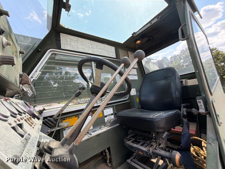 image for item EX2595 1989 Harnischfeger HSHMC-25 crane