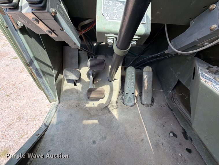 image for item EX2595 1989 Harnischfeger HSHMC-25 crane