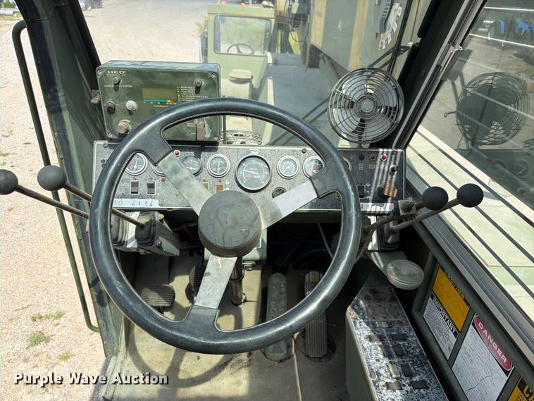 image for item EX2595 1989 Harnischfeger HSHMC-25 crane