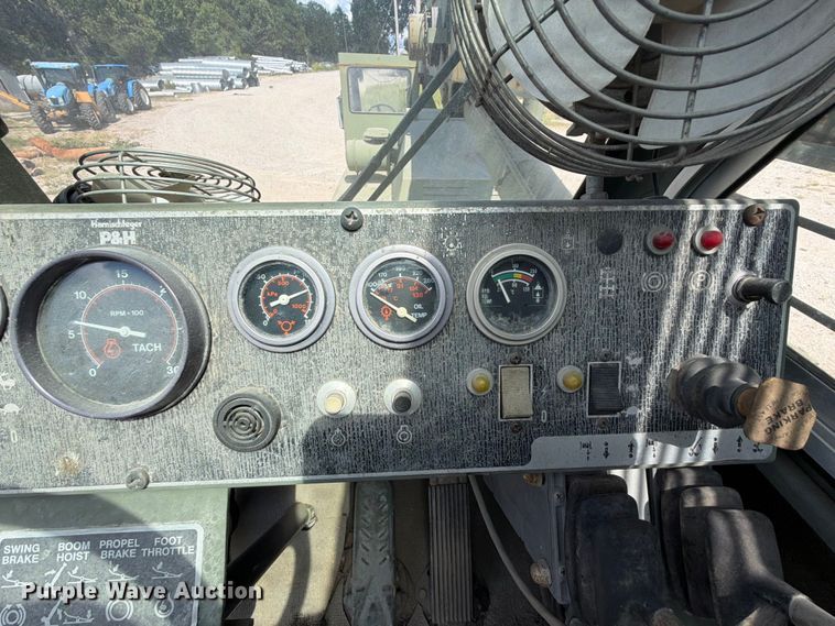 image for item EX2595 1989 Harnischfeger HSHMC-25 crane