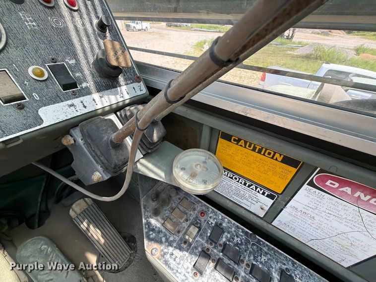 image for item EX2595 1989 Harnischfeger HSHMC-25 crane