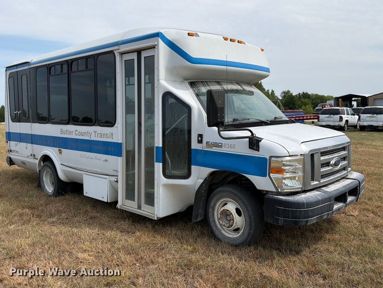 image for item EX4116 2013 Ford E450 Super Duty shuttle bus