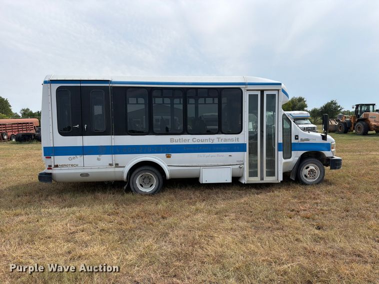 image for item EX4116 2013 Ford E450 Super Duty shuttle bus