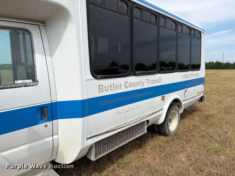 image for item EX4116 2013 Ford E450 Super Duty shuttle bus