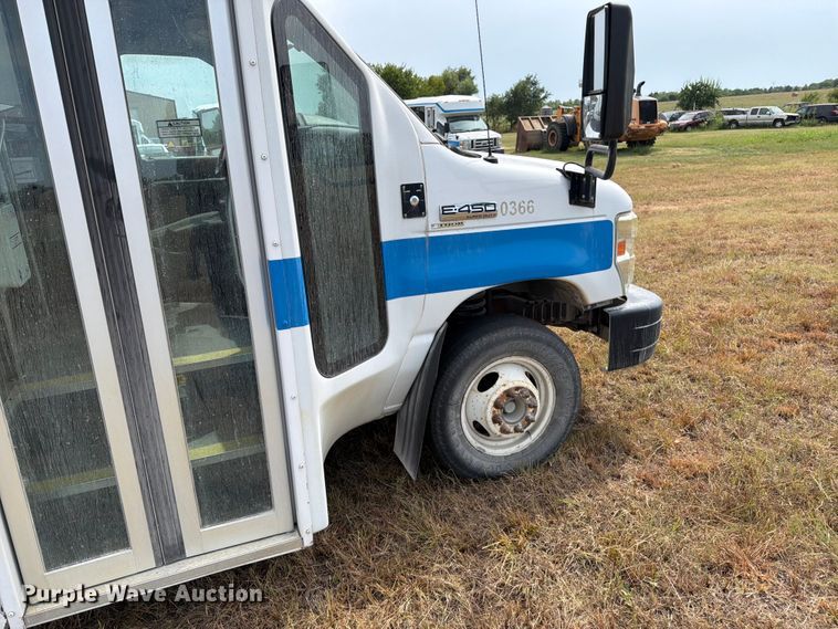 image for item EX4116 2013 Ford E450 Super Duty shuttle bus