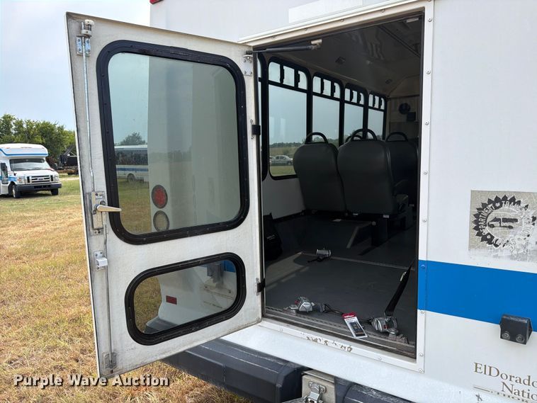 image for item EX4116 2013 Ford E450 Super Duty shuttle bus