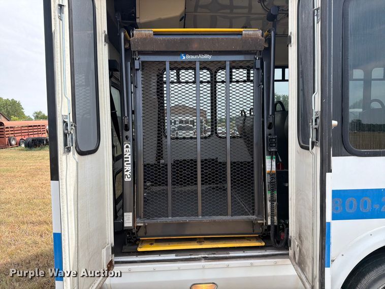 image for item EX4116 2013 Ford E450 Super Duty shuttle bus