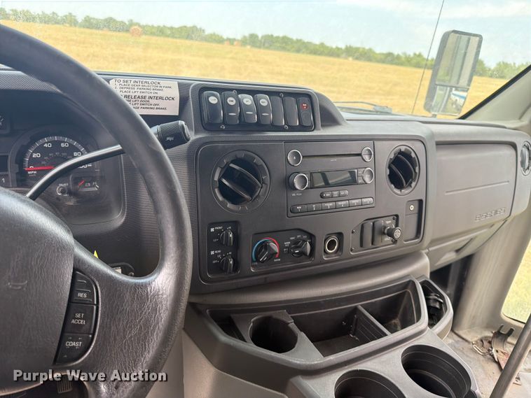 image for item EX4116 2013 Ford E450 Super Duty shuttle bus