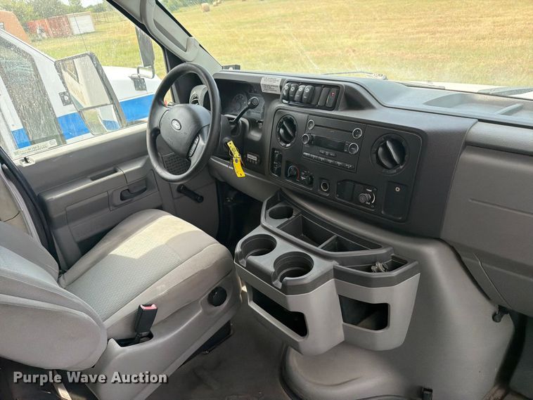 image for item EX4116 2013 Ford E450 Super Duty shuttle bus