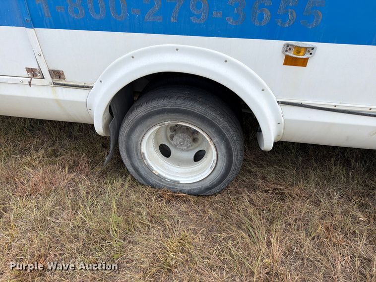 image for item EX4116 2013 Ford E450 Super Duty shuttle bus
