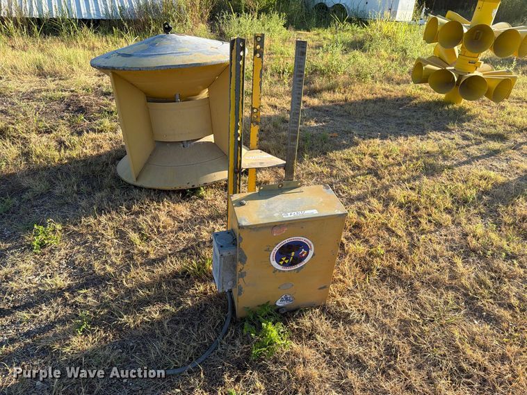 image for item EX4137 Federal Signal Corporation SD-10 warning siren