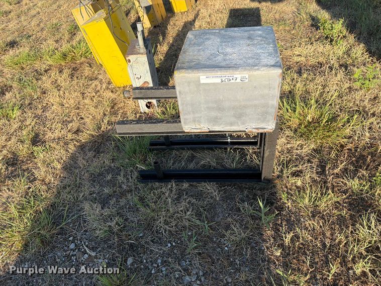 image for item EX4138 Miscellaneous electrical cabinets