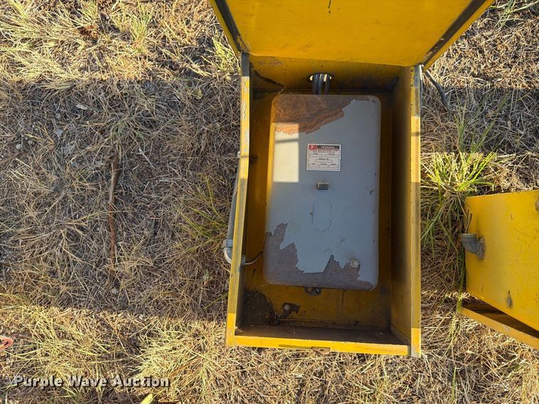 image for item EX4138 Miscellaneous electrical cabinets