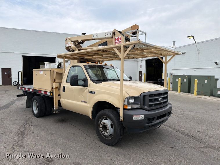 image for item FB5941 2004 Ford F450 Super Duty bucket truck