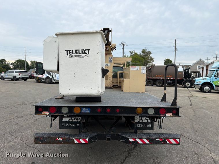 image for item FB5941 2004 Ford F450 Super Duty bucket truck