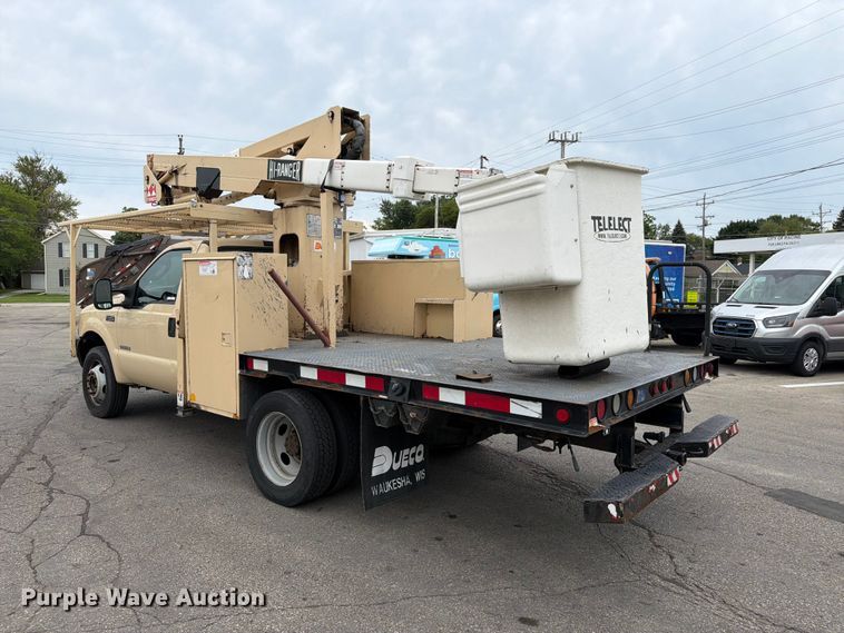 image for item FB5941 2004 Ford F450 Super Duty bucket truck