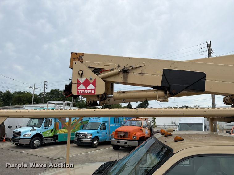 image for item FB5941 2004 Ford F450 Super Duty bucket truck