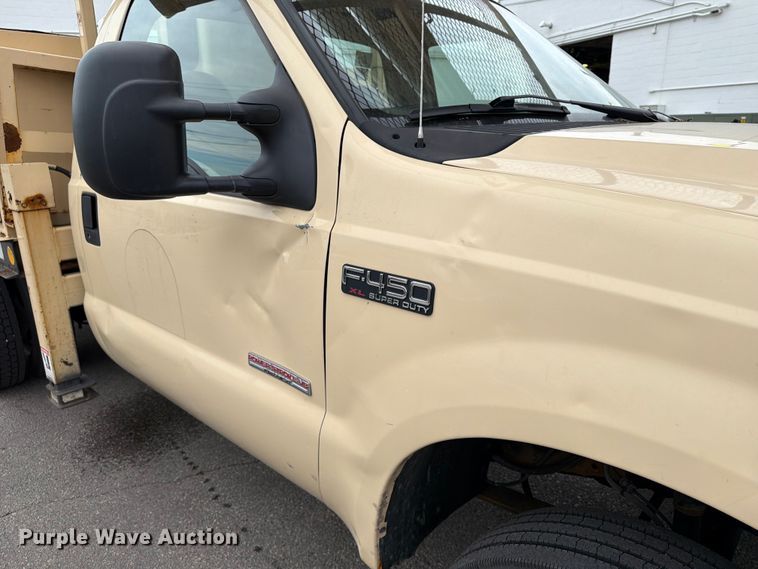 image for item FB5941 2004 Ford F450 Super Duty bucket truck