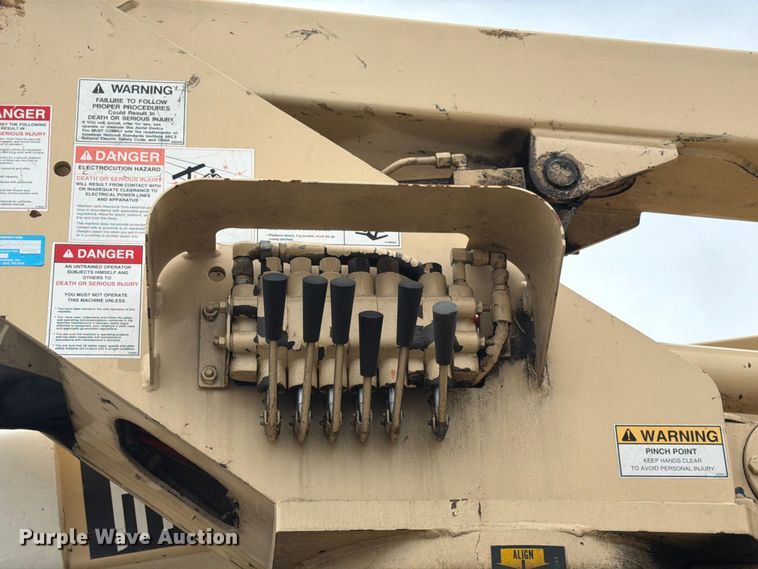 image for item FB5941 2004 Ford F450 Super Duty bucket truck