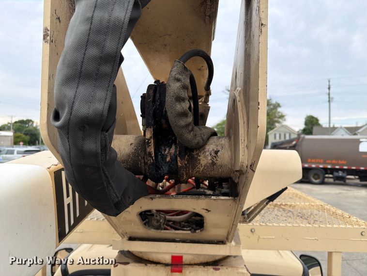 image for item FB5941 2004 Ford F450 Super Duty bucket truck
