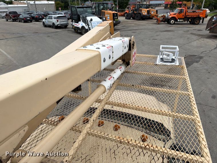 image for item FB5941 2004 Ford F450 Super Duty bucket truck