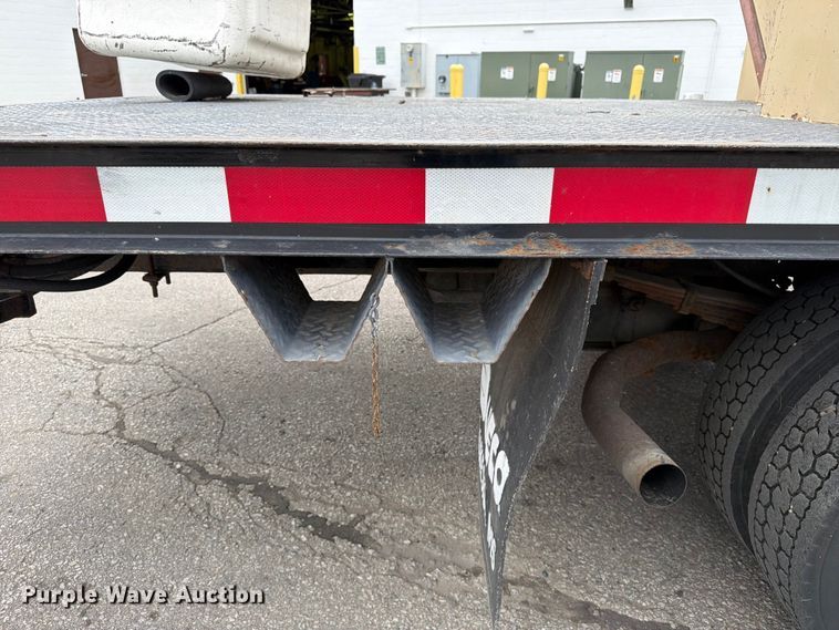 image for item FB5941 2004 Ford F450 Super Duty bucket truck