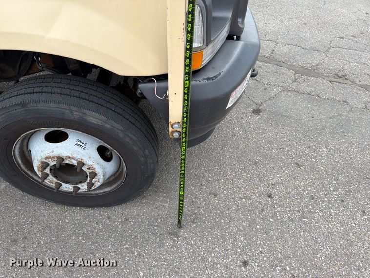image for item FB5941 2004 Ford F450 Super Duty bucket truck