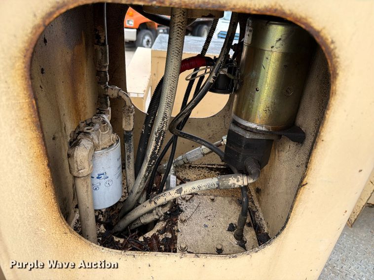 image for item FB5941 2004 Ford F450 Super Duty bucket truck