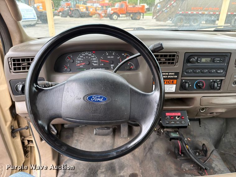 image for item FB5941 2004 Ford F450 Super Duty bucket truck