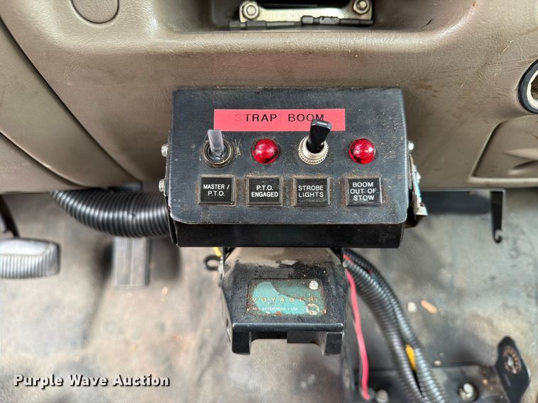 image for item FB5941 2004 Ford F450 Super Duty bucket truck