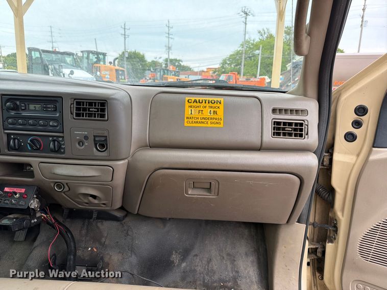 image for item FB5941 2004 Ford F450 Super Duty bucket truck