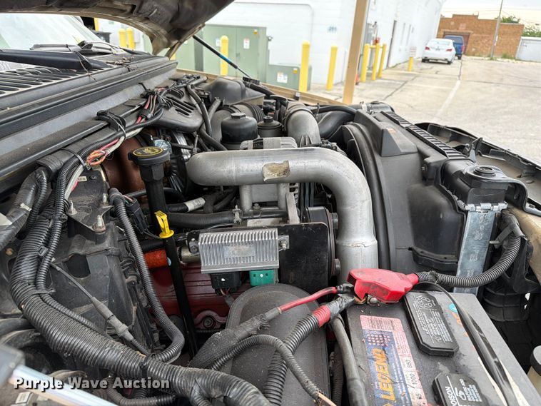 image for item FB5941 2004 Ford F450 Super Duty bucket truck