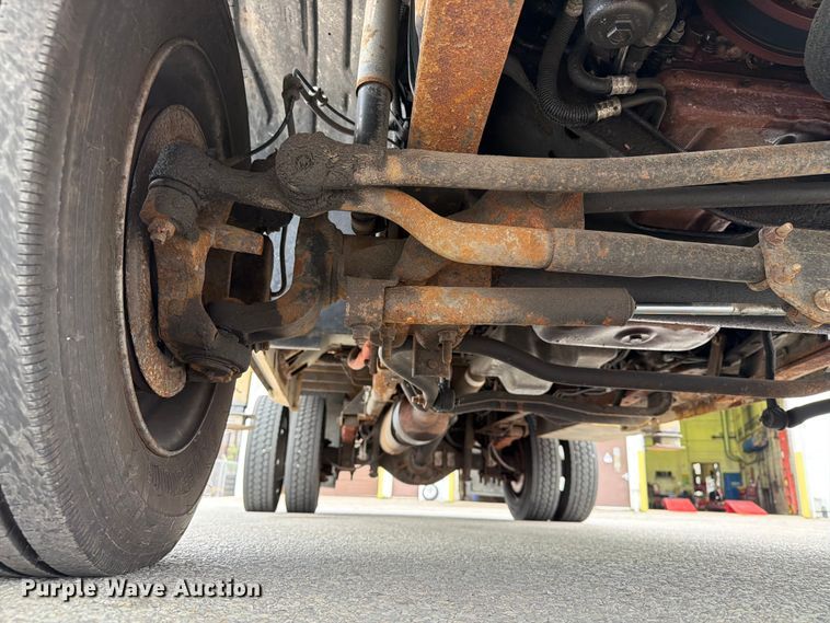 image for item FB5941 2004 Ford F450 Super Duty bucket truck
