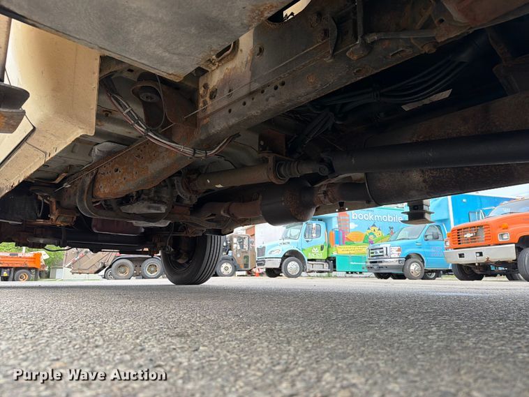 image for item FB5941 2004 Ford F450 Super Duty bucket truck