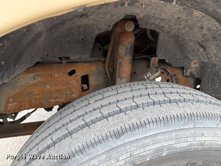 image for item FB5941 2004 Ford F450 Super Duty bucket truck