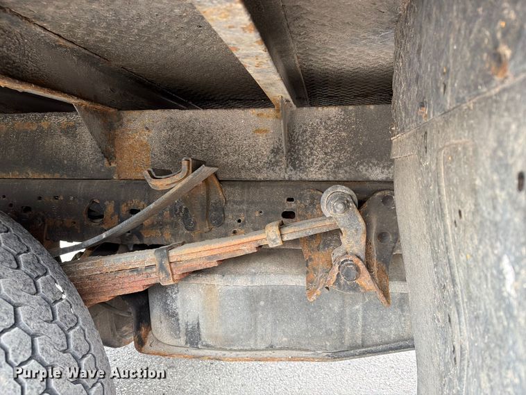image for item FB5941 2004 Ford F450 Super Duty bucket truck