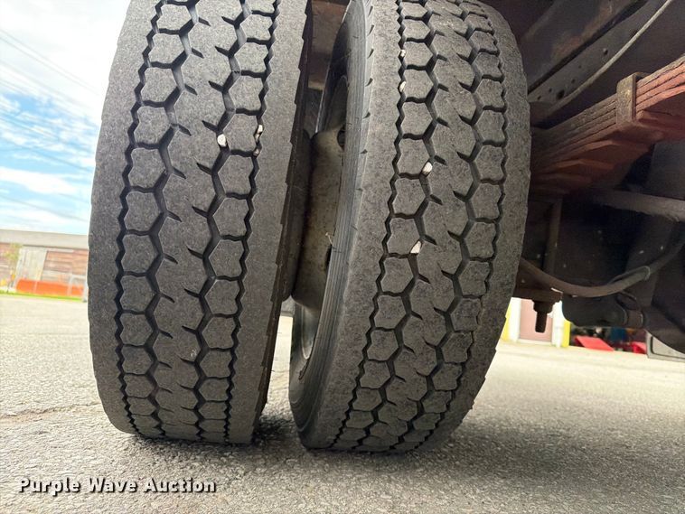 image for item FB5941 2004 Ford F450 Super Duty bucket truck