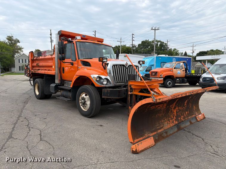 image for item FB5942 2009 International WorkStar 7400 dump truck