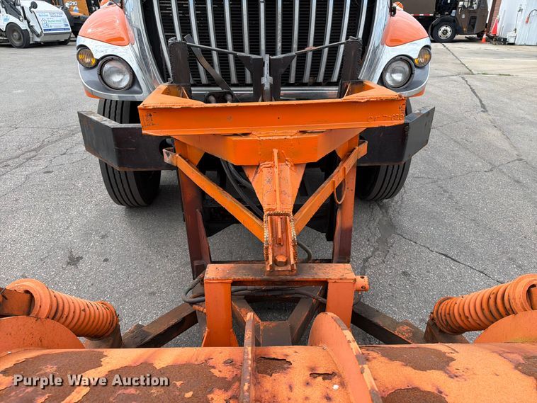 image for item FB5942 2009 International WorkStar 7400 dump truck