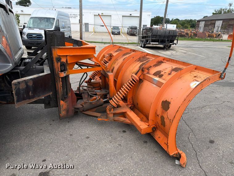 image for item FB5942 2009 International WorkStar 7400 dump truck