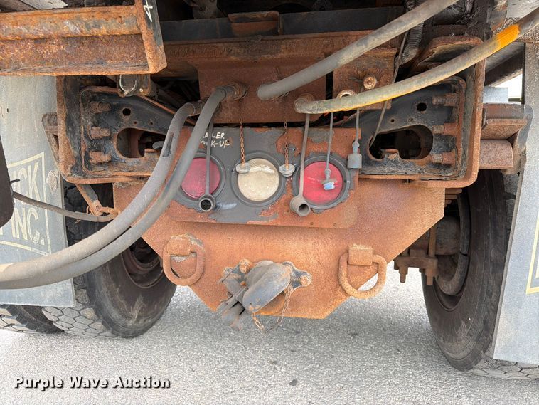 image for item FB5942 2009 International WorkStar 7400 dump truck