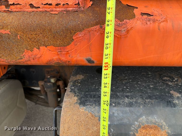 image for item FB5942 2009 International WorkStar 7400 dump truck