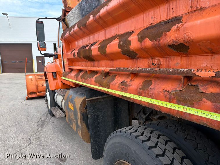 image for item FB5942 2009 International WorkStar 7400 dump truck