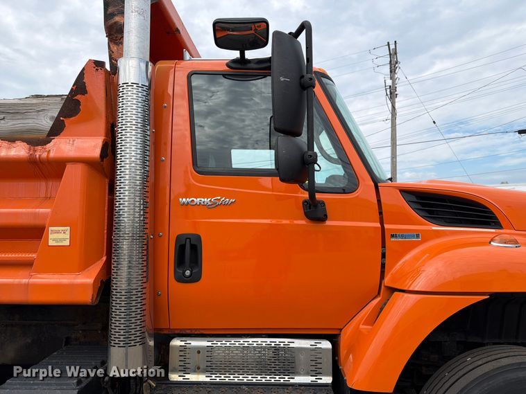 image for item FB5942 2009 International WorkStar 7400 dump truck