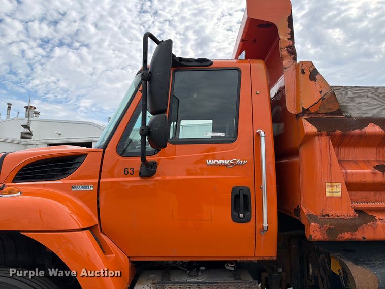 image for item FB5942 2009 International WorkStar 7400 dump truck