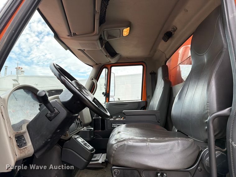 image for item FB5942 2009 International WorkStar 7400 dump truck