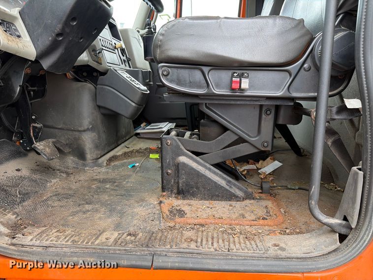 image for item FB5942 2009 International WorkStar 7400 dump truck